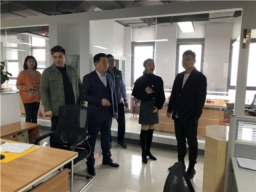 微达国际周总来我公司参观交流